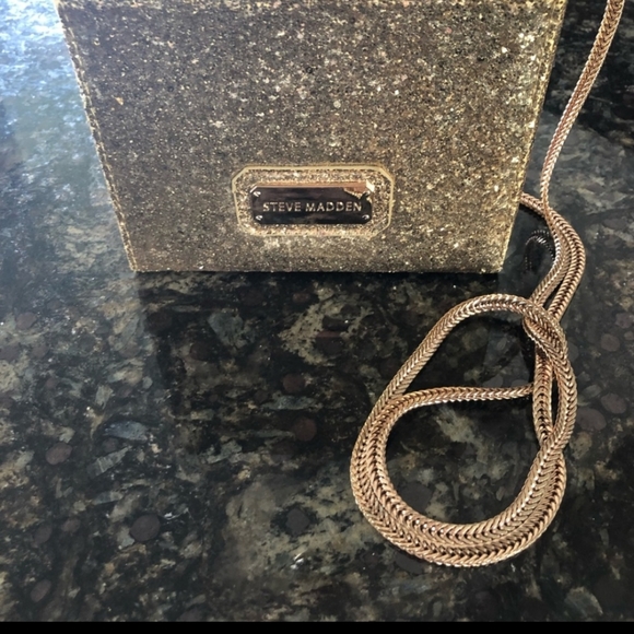 Steve Madden Gold Glitter Box Purse - Picture 3 of 4